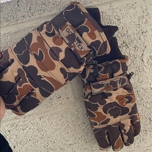 GORE-TEX Men's Camouflage Gloves in Brown and Tan